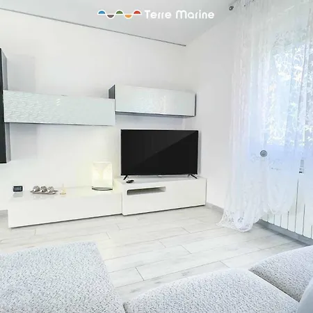 Appartamento Fleur De Lis, Terre Marine