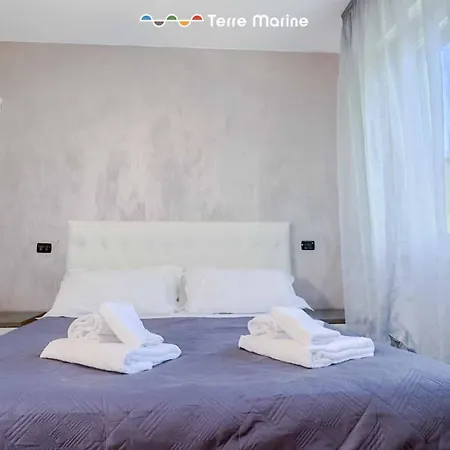 Fleur De Lis, Terre Marine * La Spezia